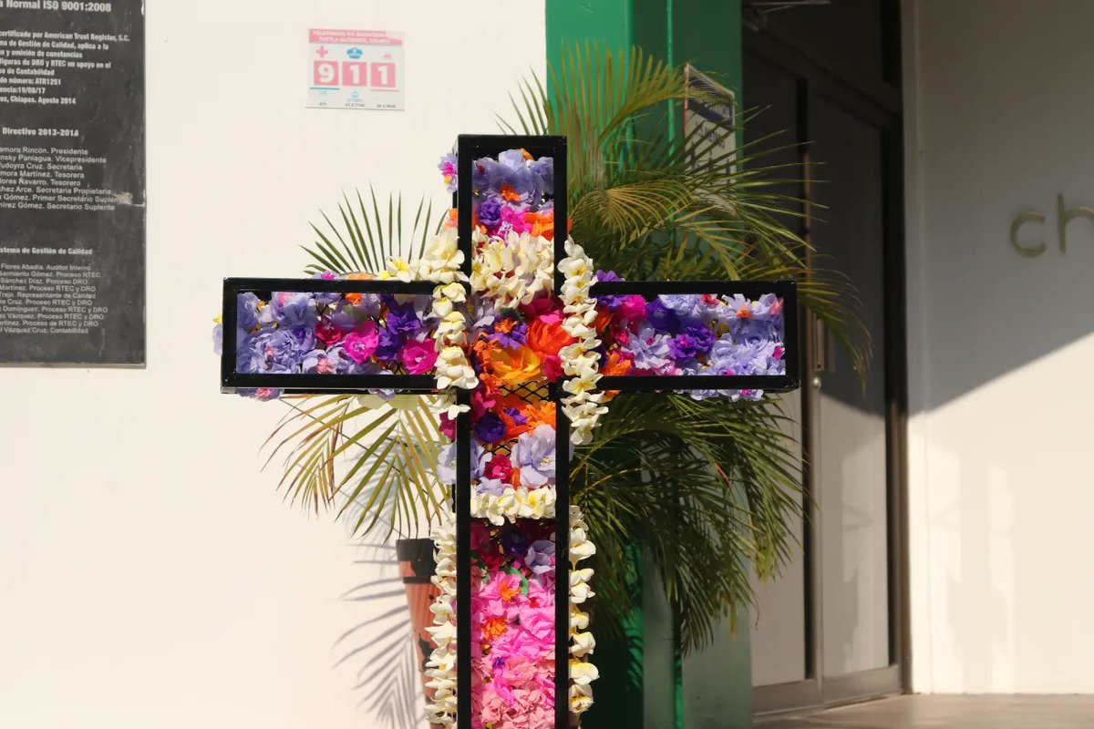SoyCACHAC's tweet photo. Como cada año, integrantes del @SoyCACHAC participaron en la tradicional misa de Acción de Gracias, realizada en la Parroquia de Nuestra Señora de Guadalupe en Tuxtla Gutiérrez.
Luego de bendecir la cruz, ésta fue depositada en las instalaciones del #CACHAC.
#SantaCruz23 https://t.co/hFwMRski5Z