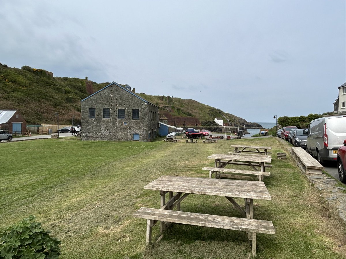 Master planning in Porthgain with @Pembrokeshire @PembsCoast @_TheUrbanists and residents. Hoping to come up with some clever ideas for regenerative tourism and to make it a better place to live🤞#Community #CouncillorLife