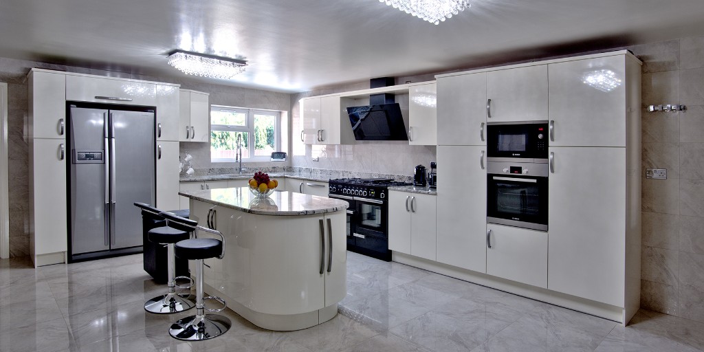 AvantiKB's tweet image. Oozing sophistication, this stunning gloss kitchen was recently installed by Avanti.

FREE design appointment: avantikb.co.uk

Buy now - PAY NEXT YEAR*

#kitchen #modernkitchen
#glosskitchen
#home #jpullkitchen
#caple #bosch #neff
*Conditions… avantikb.co.uk/finance/