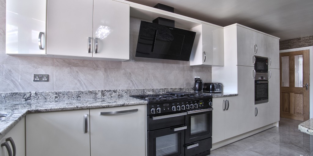 AvantiKB's tweet image. Oozing sophistication, this stunning gloss kitchen was recently installed by Avanti.

FREE design appointment: avantikb.co.uk

Buy now - PAY NEXT YEAR*

#kitchen #modernkitchen
#glosskitchen
#home #jpullkitchen
#caple #bosch #neff
*Conditions… avantikb.co.uk/finance/