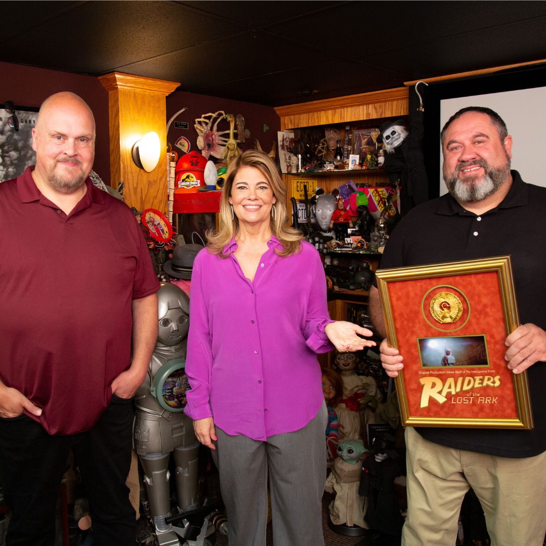 CollectorsCall's tweet image. Collector's Call goes behind-the-scenes!

Join Lisa Whelchel and collector Kevin Hermann for an episode filled with movie props and costumes. See you Sunday at 6:30P | 5:30C!

#collectorscall #ccseason4 #metvnetworkofficial #movieprops #moviecostumes