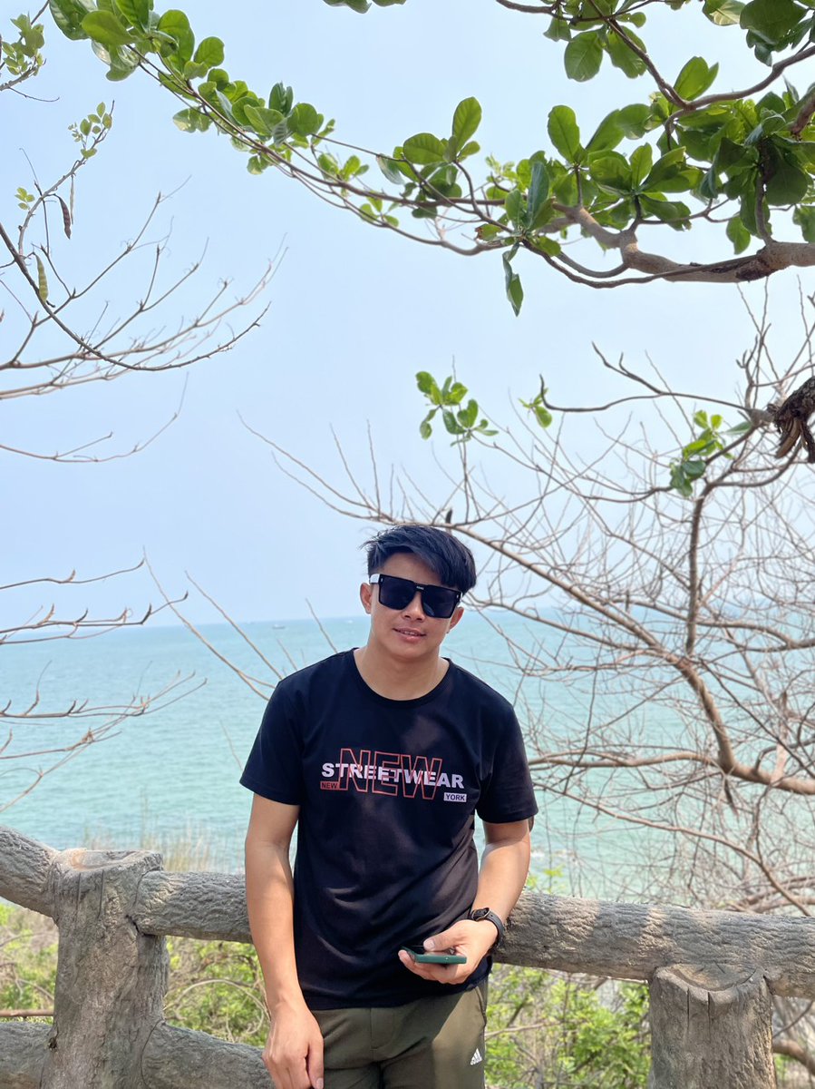 ຮ້ອນແທ້ເດຍາກມີຄູ່ນອນຫ້ອງແອ່