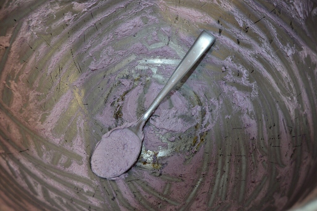 Good to the last scrape! Our Boss Bitch sugar scrub is a bit of a cult fave-- with blackberry and lavender and blueberry, what's not to love? 

 #scrub #sugarscrubs #bodyscrub #skin #skincare #moisturize #whipped #butter #sheabutter #handmade #madebyhand… ift.tt/XOlJqmv