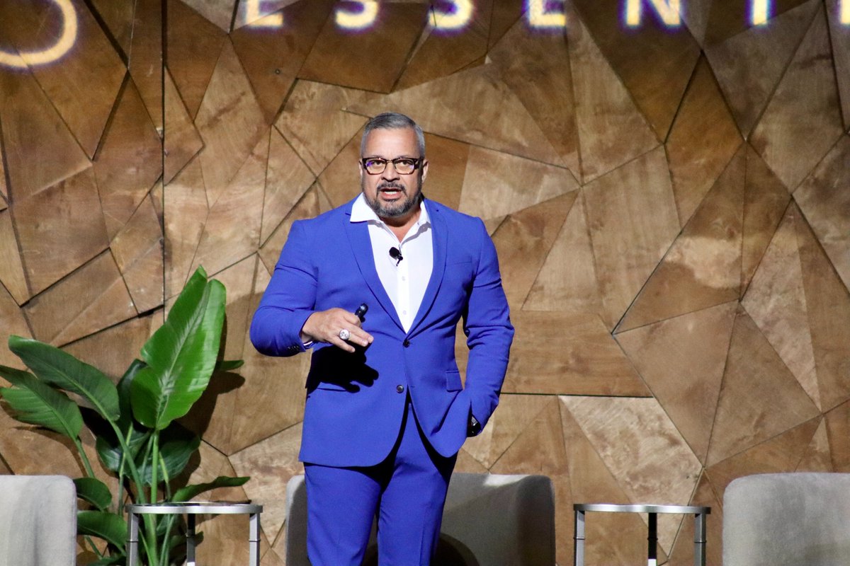 WorkForceSW's tweet image. It was great seeing everyone at our #WFSVISION23 evening events last night! We’re back on the mainstage today with presentations from @SandraMoranCMO and Matt Gale, VP, Strategic Solution Alliances at @Oracle as well as our panel discussion on M-WFM implementation best practices.