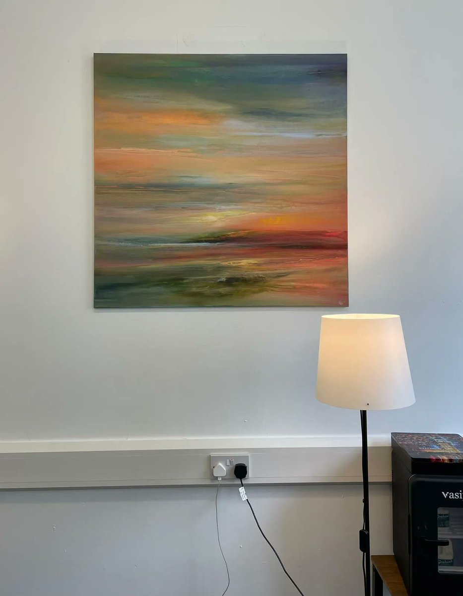 _SOHTIS's tweet photo. We were delighted to have @LindaHoskinsArt visit our office today to hang this beautiful painting called "For she found refuge". Although as it's for sale (a bargain at £600 with 10% going to SOHTIS) so we don't imagine it will be here that long
#StaySeenProject #ASpaceForSOHTIS https://t.co/bZfuKBWmo9