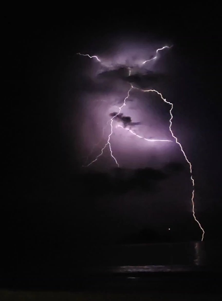 MohaXbecker's tweet photo. J'en ai choppé d'autres. C'est incroyable ⚡ https://t.co/Qu0hLQxHZc
