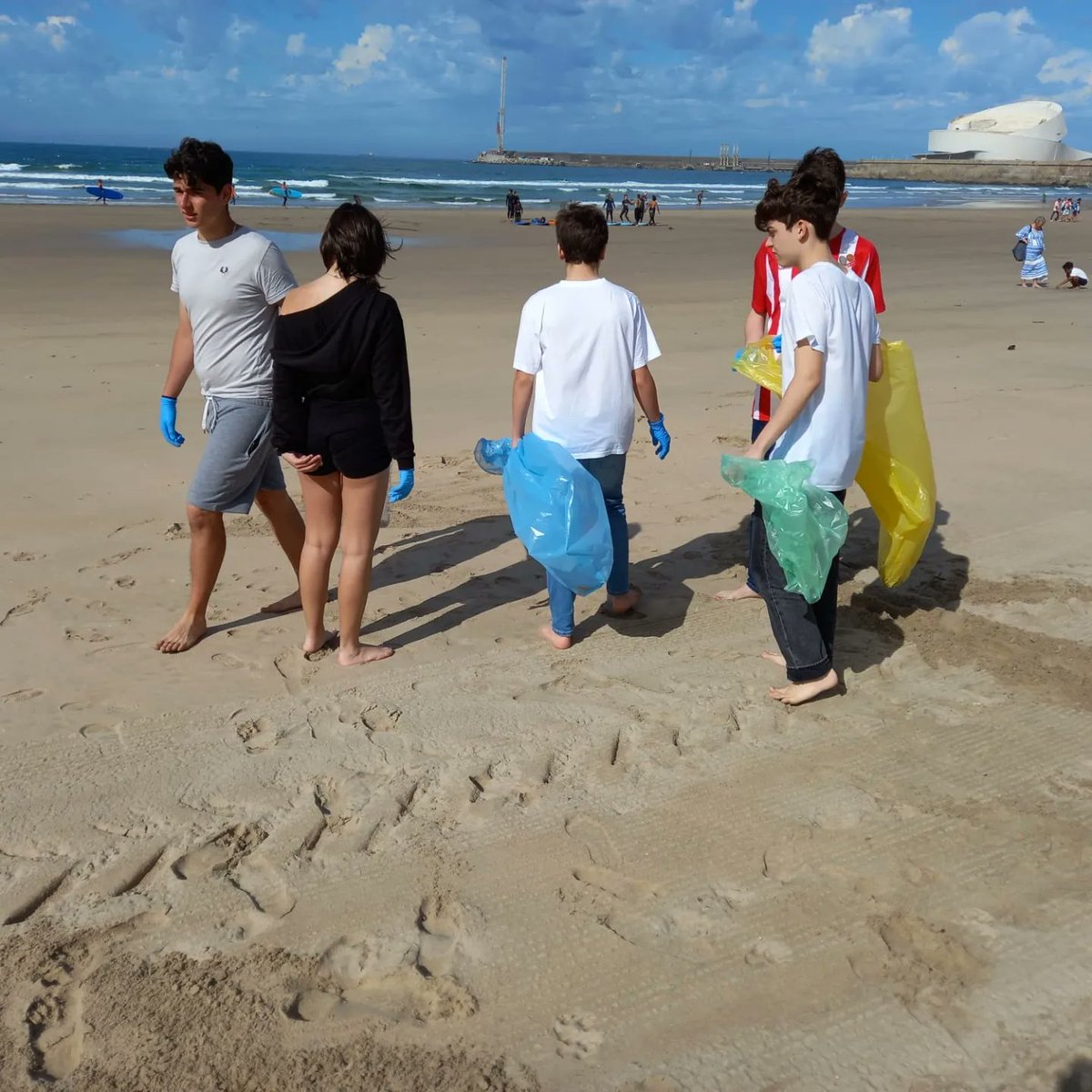 CMIA Matosinhos (@cmiamatosinhos1) on Twitter photo Hoje realizamos a campanha de monitorização do lixo da praia de Matosinhos do mês de maio 🏖
Apesar dos leves salpicos de chuva, não nos deixamos desencorajar.
Vem participar na próxima! Inscreve-te em cmia@cm-matosinhos.pt
#cmiamatosinhos
#cmiamonitorização Hoje realizamos a campanha de monitorização do lixo da praia de Matosinhos do mês de maio 🏖
Apesar dos leves salpicos de chuva, não nos deixamos desencorajar.
Vem participar na próxima! Inscreve-te em cmia@cm-matosinhos.pt
#cmiamatosinhos
#cmiamonitorização
