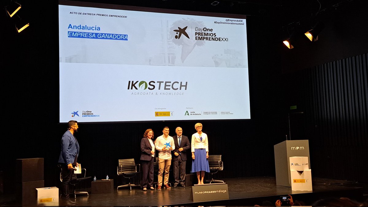 pepegome's tweet photo. Ganador del  #DayOneInnovationSummit #IkosTech con un dispositivo de última generación compatible con cualquier máquina de riego. 🌱💧
 #EmprendeAND @CaixaBank #DayOne @Enisa #PremiosEmprendeXXI https://t.co/tm5XIQFBgv