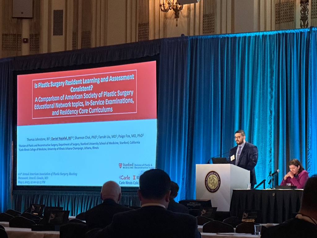 📕 Daniel Najafali presents project <a href="/AAPS1921/">AAPS Society</a> on resident education with co-authors Shannon Choi, Thomas Johnston, Resident Farrah Liu, and Faculty Mentor Dr. Paige Fox.