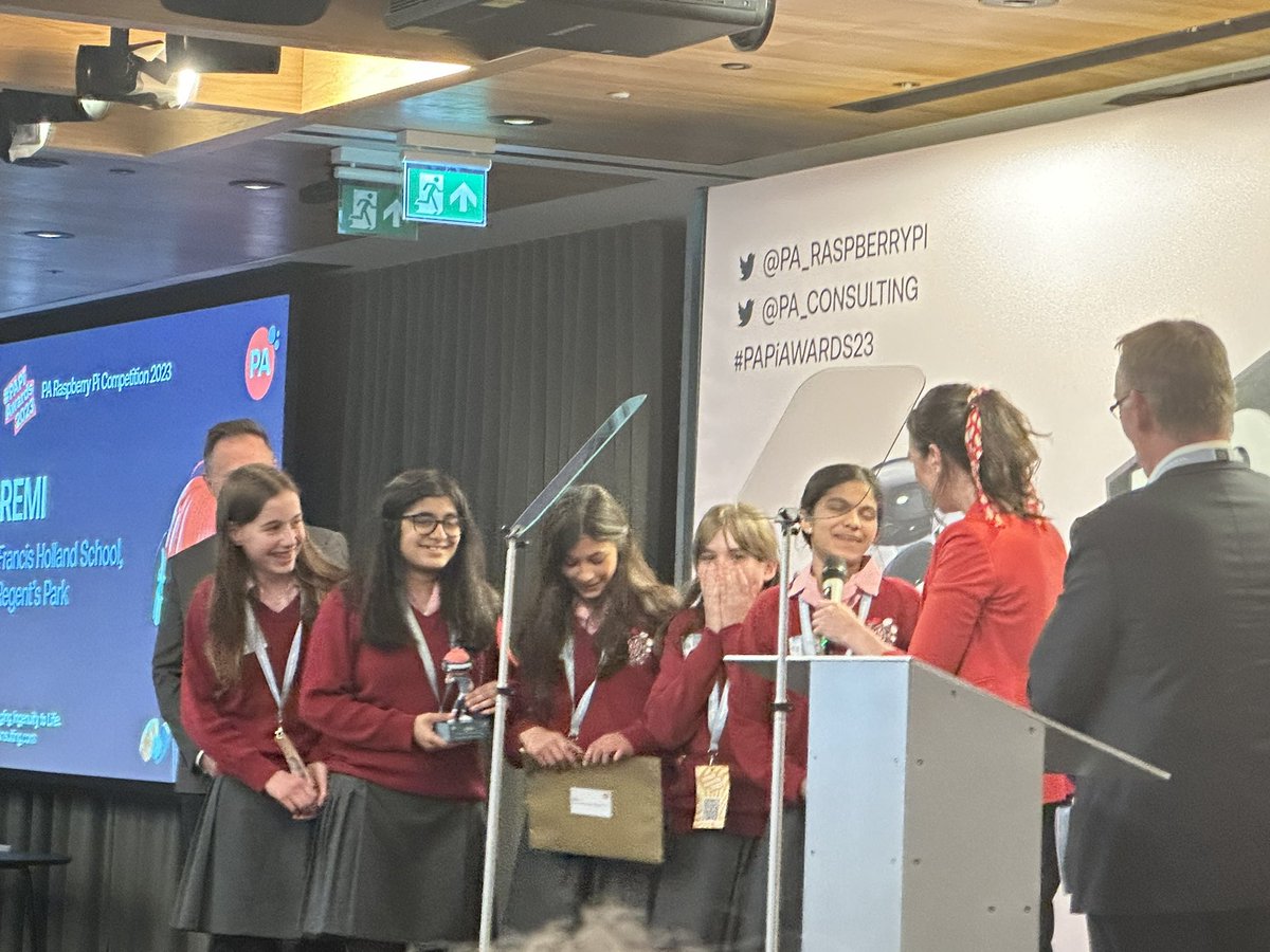 At #PAPiawards2023 with some remarkable young people showcasing energy and carbon reduction innovation <a href="/BioladiesNet/">Bioladies Network</a>