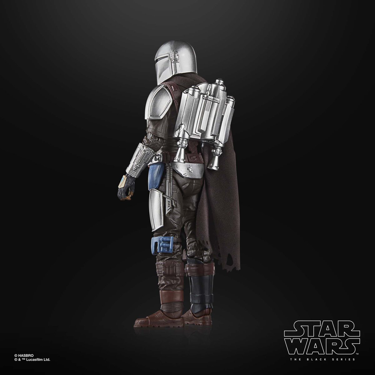 This #StarWars #TheBlackSeries The #Mandalorian (Glavis Ringworld) is inspired by the character in Star Wars: #TheBookOfBobaFett and comes with 4 accessories, including his jetpack and #Darksaber accessory! Available for pre-order on #HasbroPulse on May 4th beginning at 1pm ET.