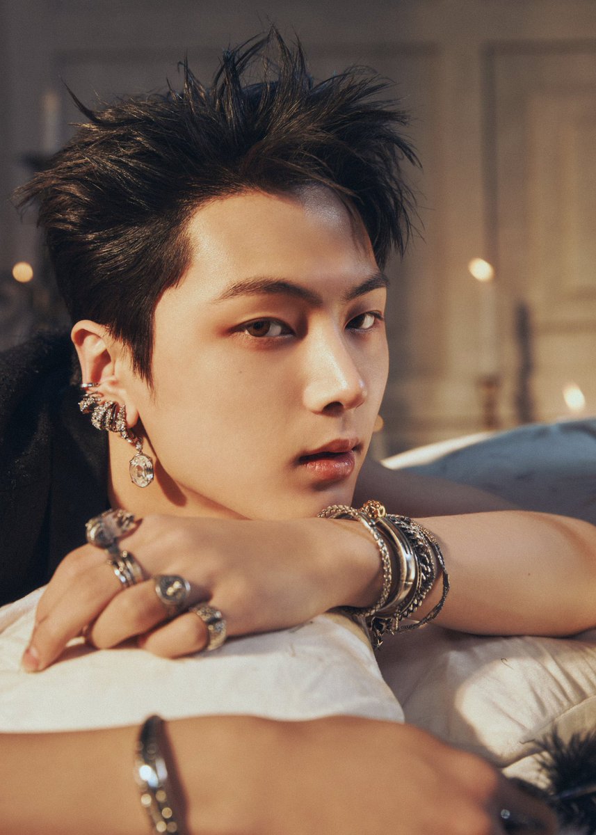 แวมไพร์ปีหนึ่ง             แวมไพร์ปี4 😝😝