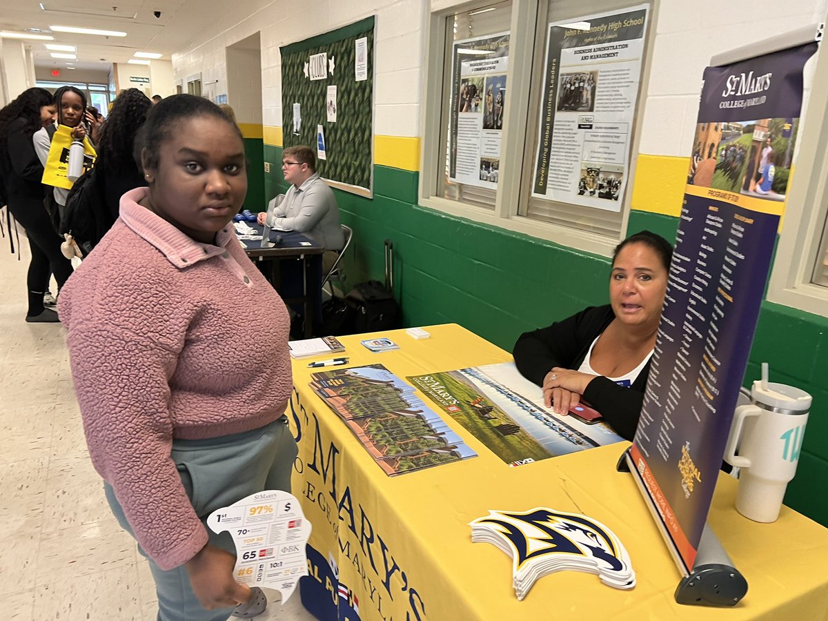 JfkCcic's tweet photo. The JFK college fair is in full effect! https://t.co/ba7TIPXlpq