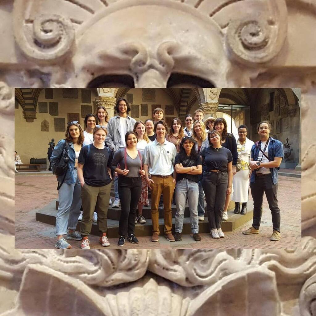 🇮🇹 Alcune foto dalla gita a Firenze ⚜️ la gita è pensata per tutti gli studenti del corso di “arte e società dal medioevo al rinascimento” del Prof. Benevolo e prevede una visita al Museo del Bargello e al Museo dell’Opera del Duomo.  Quest’ultimo è conc… instagr.am/p/CryU-gruMd7/