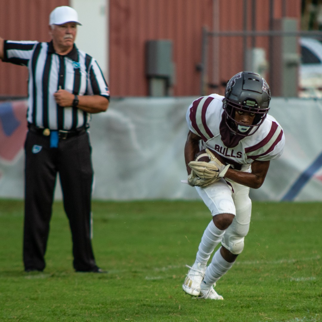 BigCountyPreps1's tweet photo. ...Then double up to Wiregrass Ranch for practice today also to see the second-best team in #PascoCounty π€
Who are the top players for the Bulls this spring?
#WiregrassRanch #HSFB #hsfootball #football https://t.co/jfawxJyKw2
