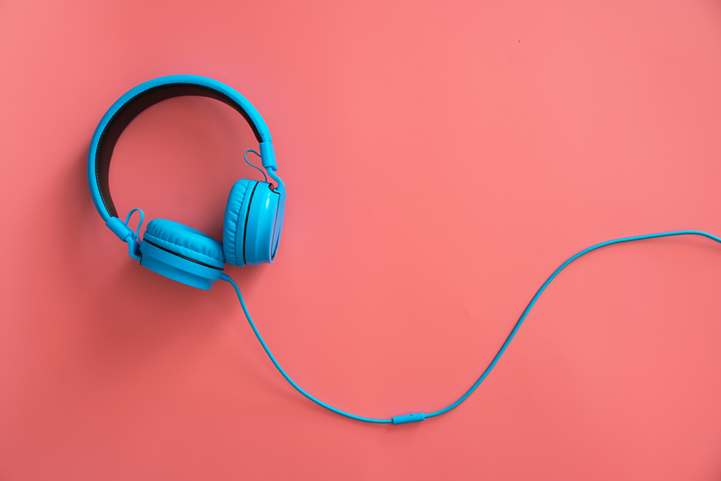 MMMnews's tweet photo. Listen to ‘Feel Good Pharma,’ an album of tracks for pharma commercials: https://t.co/hUJahBYQE3 #Music #Pharma #Advertising @AlibiMusicLP https://t.co/ST9tdxws3v