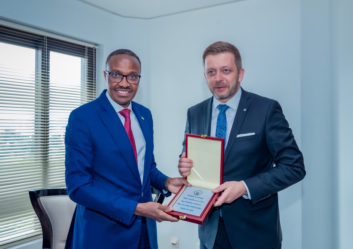 RwandaMoD's tweet photo. Today, Hon Minister of Defence, Maj Gen A Murasira received in his office H.E Vít Rakušan, First Deputy Prime Minister &amp; Minister of Interior of the Czech Republic &amp; his delegation. They discussed bilateral cooperation in the field of Defence and Security. https://t.co/6dwjCDKN5G
