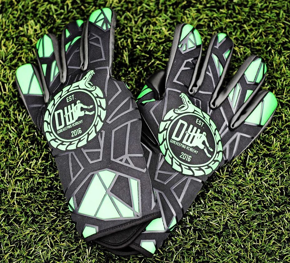 DW_GK_Academy's tweet image. 🧤𝘼𝙛𝙛𝙤𝙧𝙙𝙖𝙗𝙡𝙚 . 𝘾𝙤𝙢𝙛𝙤𝙧𝙩𝙖𝙗𝙡𝙚 . 𝘿𝙪𝙧𝙖𝙗𝙡𝙚🧤

𝙏𝙊 𝙊𝙍𝘿𝙀𝙍:

📲 prokituk.com/club-shop/dw-g…

@ProKit_UK 

#dwgka #prokit #safarirange #goalkeepergloves #goalkeepinggloves #safari #snake #tiger #wolf #essex #goalkeeping #goalkeeper #academy #goalkeepercoaching