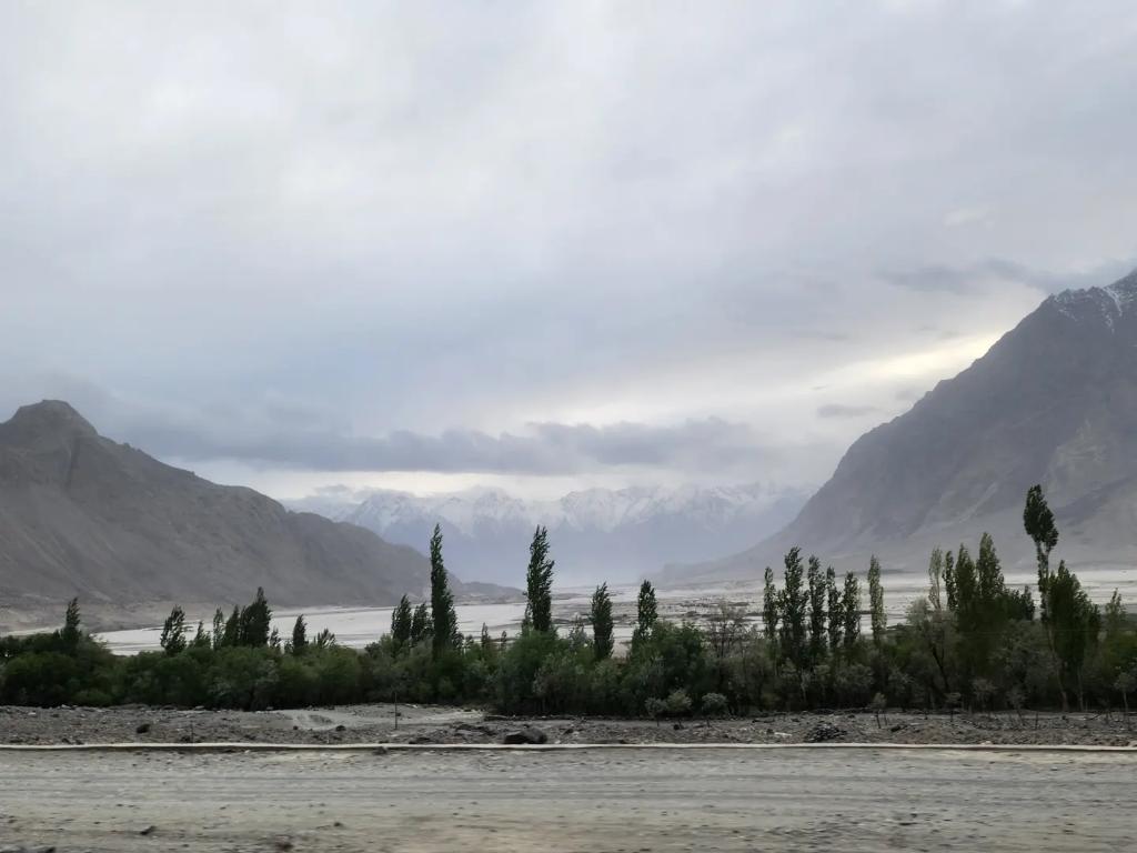 basitkhan1011's tweet photo. Stunning Shigar
#Fortheloveofmountains #ABClicks https://t.co/YwTHE91lBA