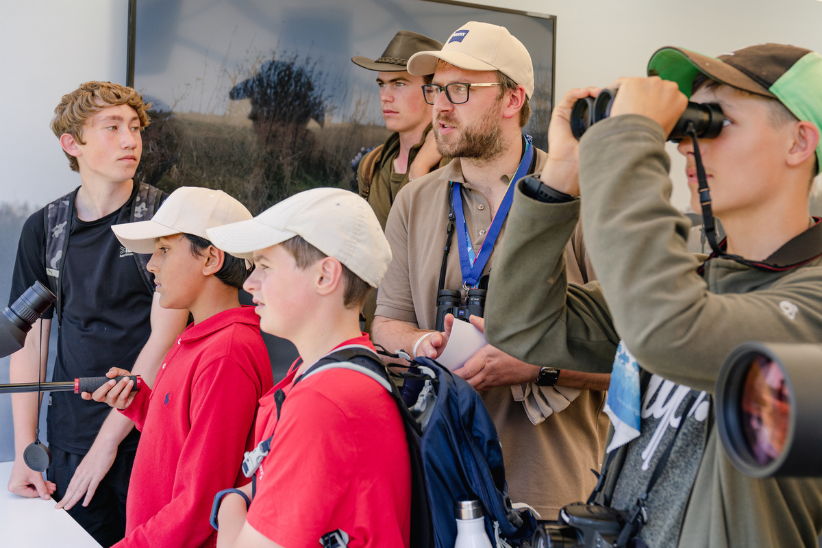 ZEISSBirding's tweet image. ➡️ ZEISS UK Young Birder Awards are open for submission again! ⬅️

Do you know a youngster who might be interested in the chance to win a ZEISS Birding package or the Cameron Bespolka Scholarship to the Cornell Young Birders weekend in 2024?

Read more: zeiss.com/nature/young-b…