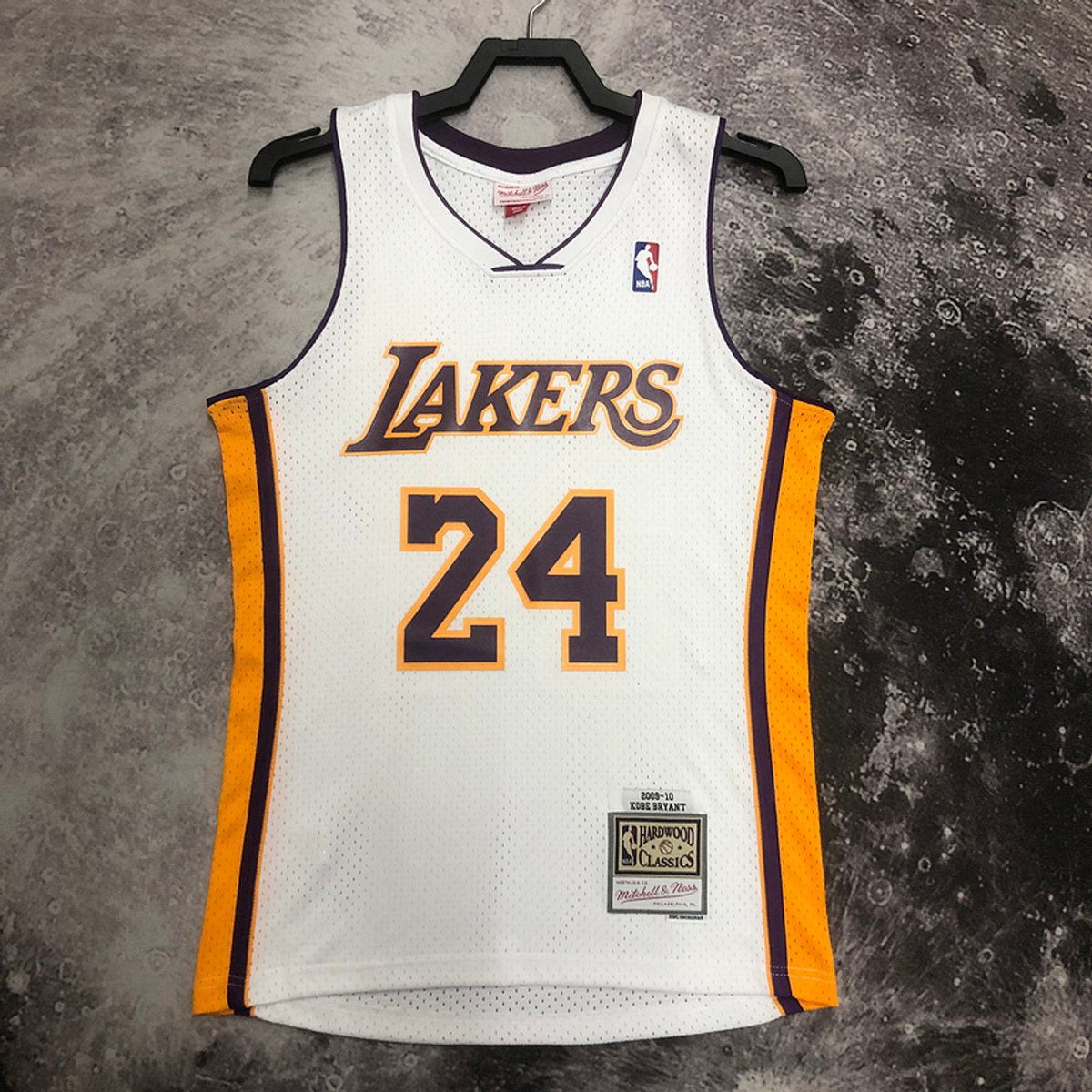 GoatJersey's tweet photo. 8 or 24? https://t.co/4sqUvZE6pi