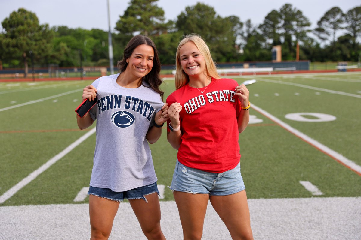 NA_College's tweet photo. Dawgs ready to celebrate new rivalries! #Spirit #GoFightWin #Toughness #Dawgs4Life #DukeUNC #OhioStatePennState @DiscoverDuke @UNCAdmissions @PSU_Admissions @OhioState https://t.co/zgEjb1DoQN