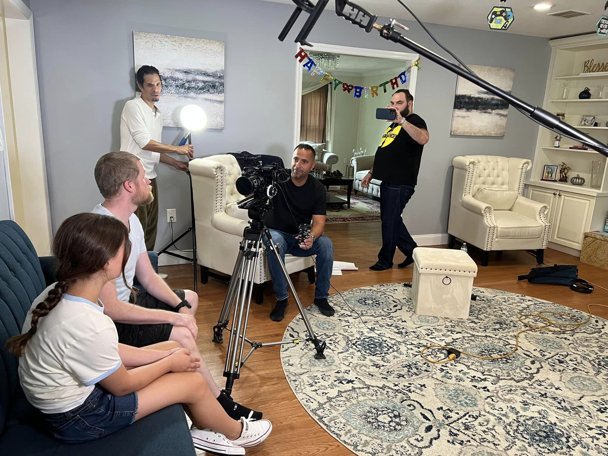 die Seriale (@dieseriale) on Twitter photo From our OFFICIAL SELECTION we present:
Girl Dad
<a href="/NeemsThemes/">Neem's Themes</a>
#dieseriale #seriale23 #webseries #digitalseries #series #festival #event #OfficialSelection #HessenFilm #FilmlandHessen #KinocenterGiessen #Wetzlar #Giessen #SeekaTV #Sparq #GirlDad #pilot #UnitedStates From our OFFICIAL SELECTION we present:
Girl Dad
<a href="/NeemsThemes/">Neem's Themes</a>
#dieseriale #seriale23 #webseries #digitalseries #series #festival #event #OfficialSelection #HessenFilm #FilmlandHessen #KinocenterGiessen #Wetzlar #Giessen #SeekaTV #Sparq #GirlDad #pilot #UnitedStates