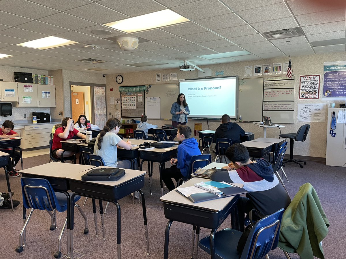 chaaven's tweet photo. A great day of #learning yesterday at @southms_gf as Ts participated in Instructional Rounds. So many strategies to see and discuss at our debrief. #Braindumps #RetrievalCards #WordupWednesday #ReviewStations #RetrievalQuestions #WriterNarrator in math class #AlwaysLearning https://t.co/j7ItXND4Jz