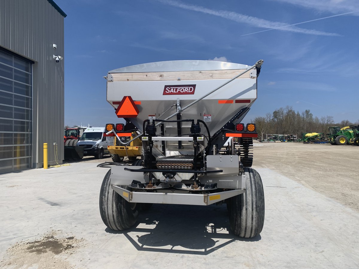 PremierEquip1's tweet photo. Check out this IN-STOCK @SalfordGroup BBI Liberty fertilizer spreader featuring hydraulic spinners, 20” ground driven apron chain, tarp, test pan kit plus additional features! Ask your local Premier Rep about our Salford line-up! #feedtheseed #ONTAG #salford #agriculture https://t.co/slgkmL8k2y