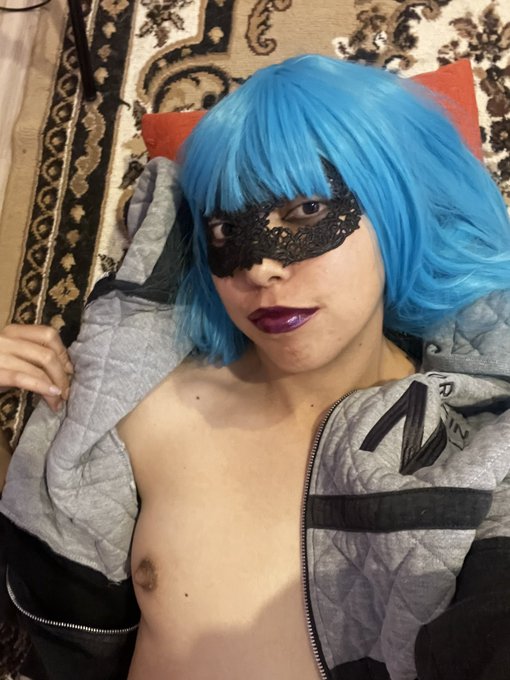 😘😛😈 https://t.co/K0GFYNM4wS