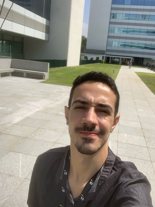 selfie VS no repeat https://t.co/wirjZotRVT<a href="/tag/eunascilgbt"class="tags"><span>#eunascilgbt</span></a>