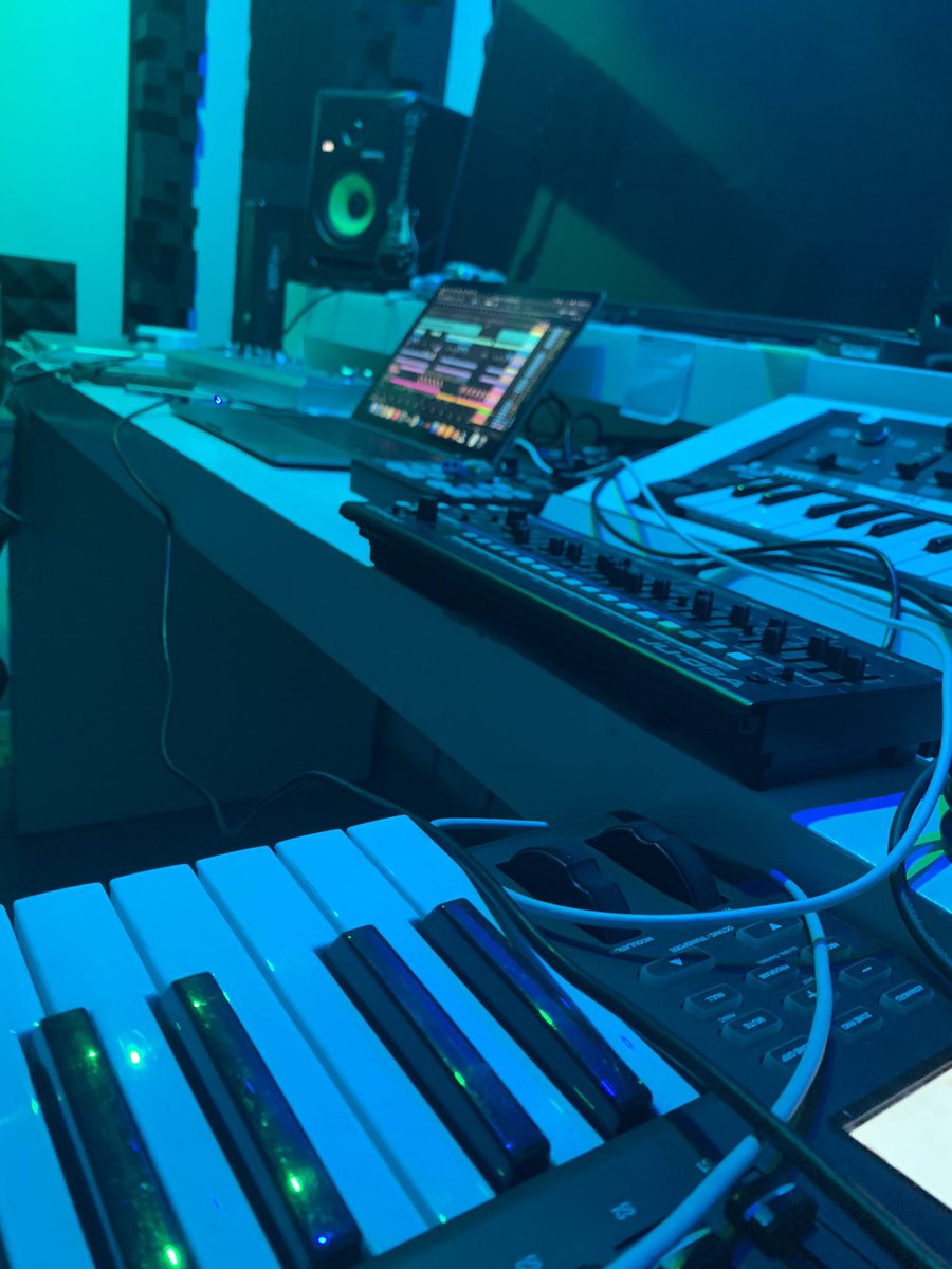 itscodeark's tweet photo. New music coming soon… 👀 https://t.co/5Oik8evbAz