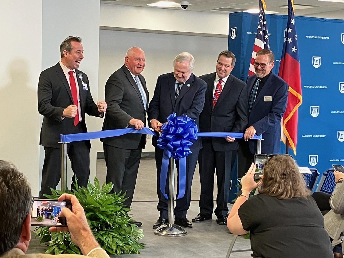 AUG_Libraries's tweet photo. Last week Greenblatt Library had its ribbon-cutting ceremony to celebrate the renovation. There was a great turnout, and we'd like to thank everyone who attended!

#aulibraries https://t.co/HxXozDfGfl