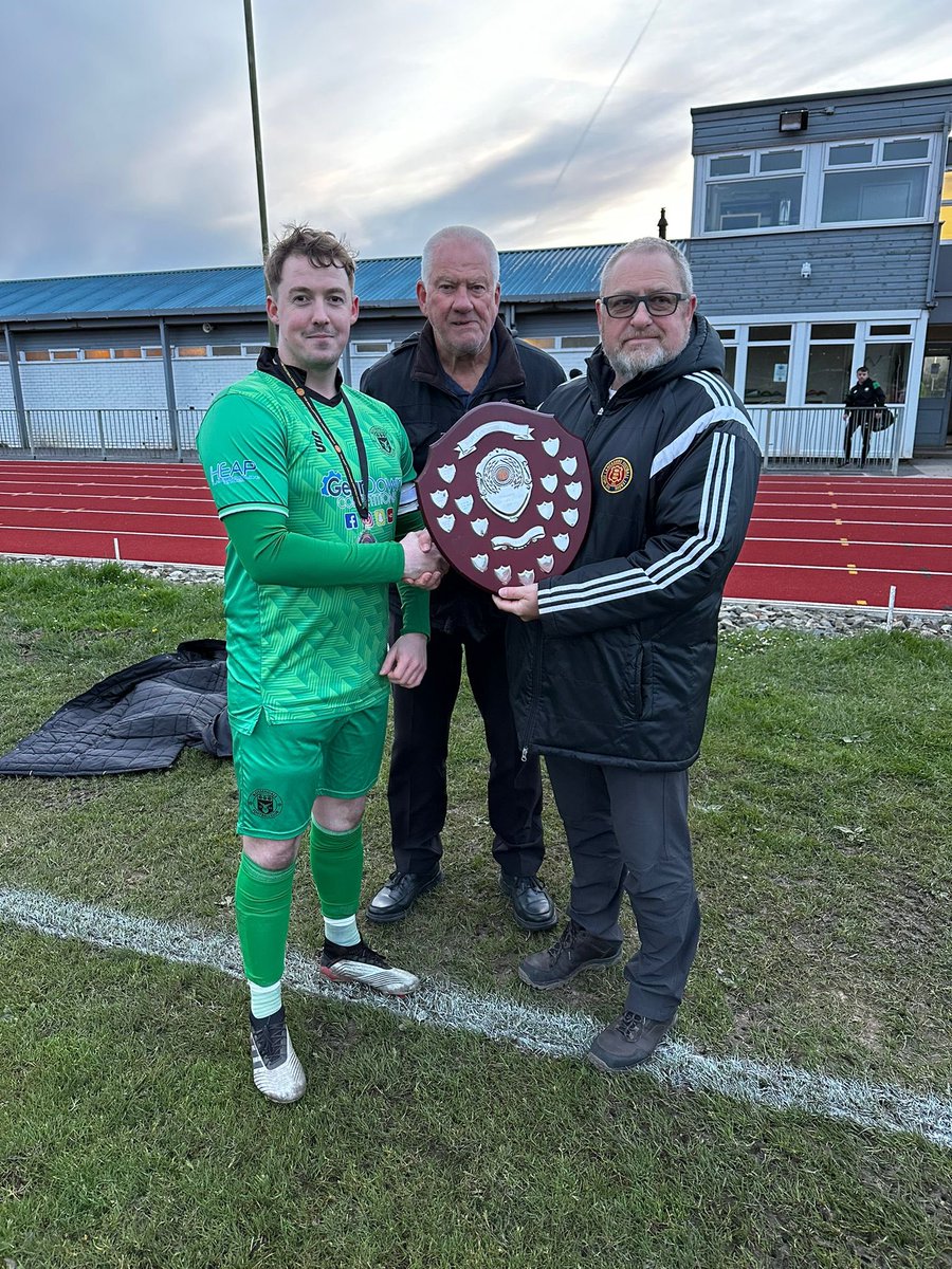 rossendalefc's tweet photo. The reserves win tonight in a thrilling 5-4 victory…

Goals from 

Jonny Booth ⚽️
@henry_hindle ⚽️
Rico Gavan ⚽️
Brad Marsh ⚽️
George Brown ⚽️

We also accepted our Runners up trophy from @westlancsleague committee. https://t.co/Rs7SLuiwHZ