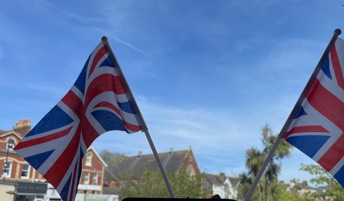 Theatrepaignton's tweet photo. Flags are flying over our Palace. Let the festivities begin! #Coronation2023 #devon #paignton https://t.co/POgLD6bY3Q