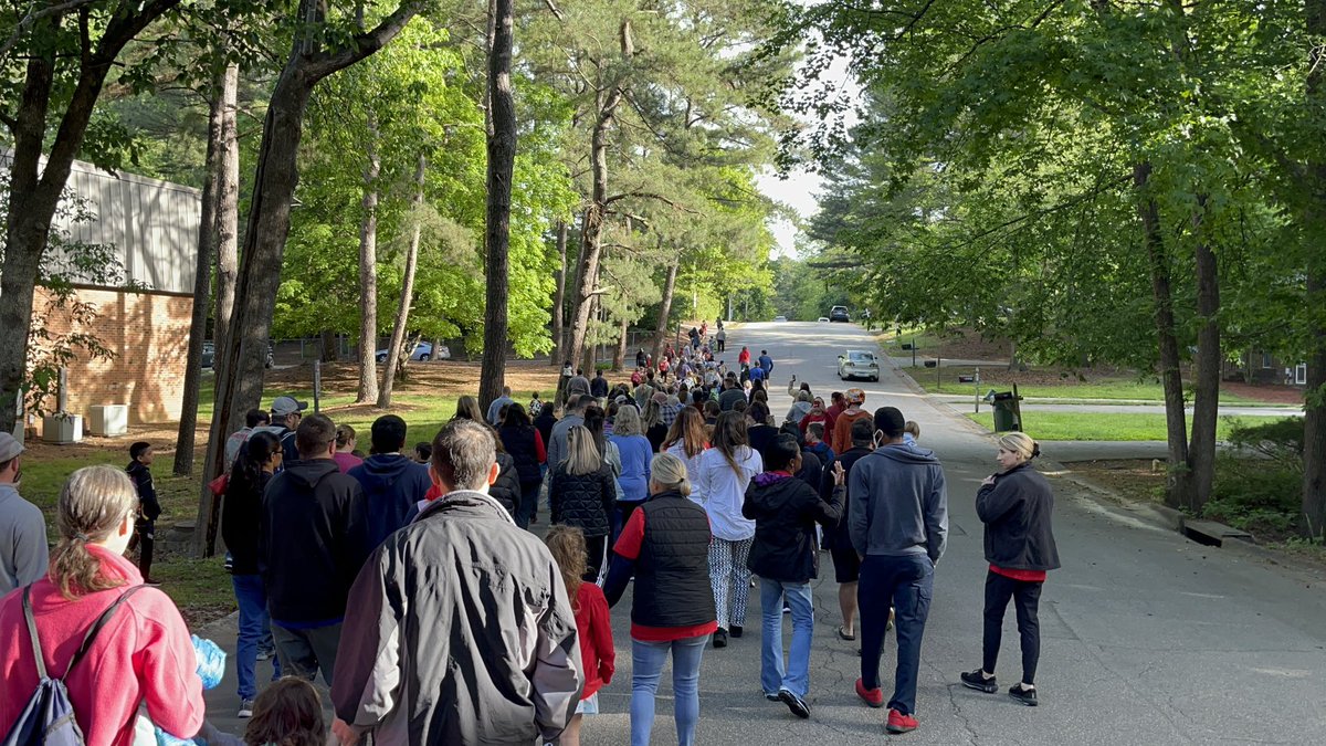 Great morning ⁦<a href="/BriarcliffES/">Briarcliff ES</a>⁩ as we walked,rolled, and bikes to school today! ⁦<a href="/MrsLoriNelson/">Mrs. Lori Nelson</a>⁩ ⁦<a href="/drtsexton/">Dr. Tammie Sexton</a>⁩ ⁦<a href="/WCPSS/">Wake County Public School System</a>⁩