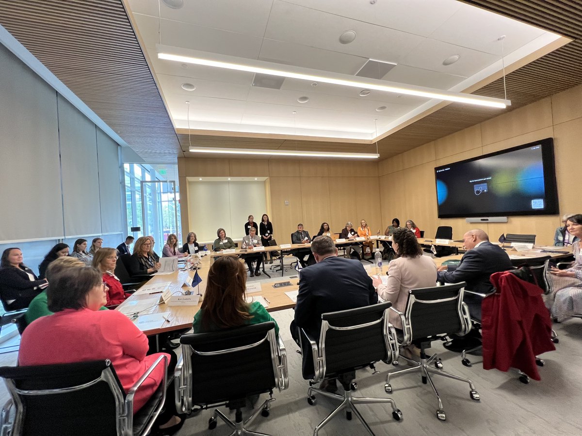 Hunt_Institute's tweet photo. Before we begin presentations and take the tour, The Hunt Institute's Director of K-12 Erica Vevurka, Founder and Co-Chairman of @DyslexiaDCDC Steve Carnevale, and the Honorable @BobWise48 start the day off with introductions. #CALiteracyTour https://t.co/KnJo2GCkQU