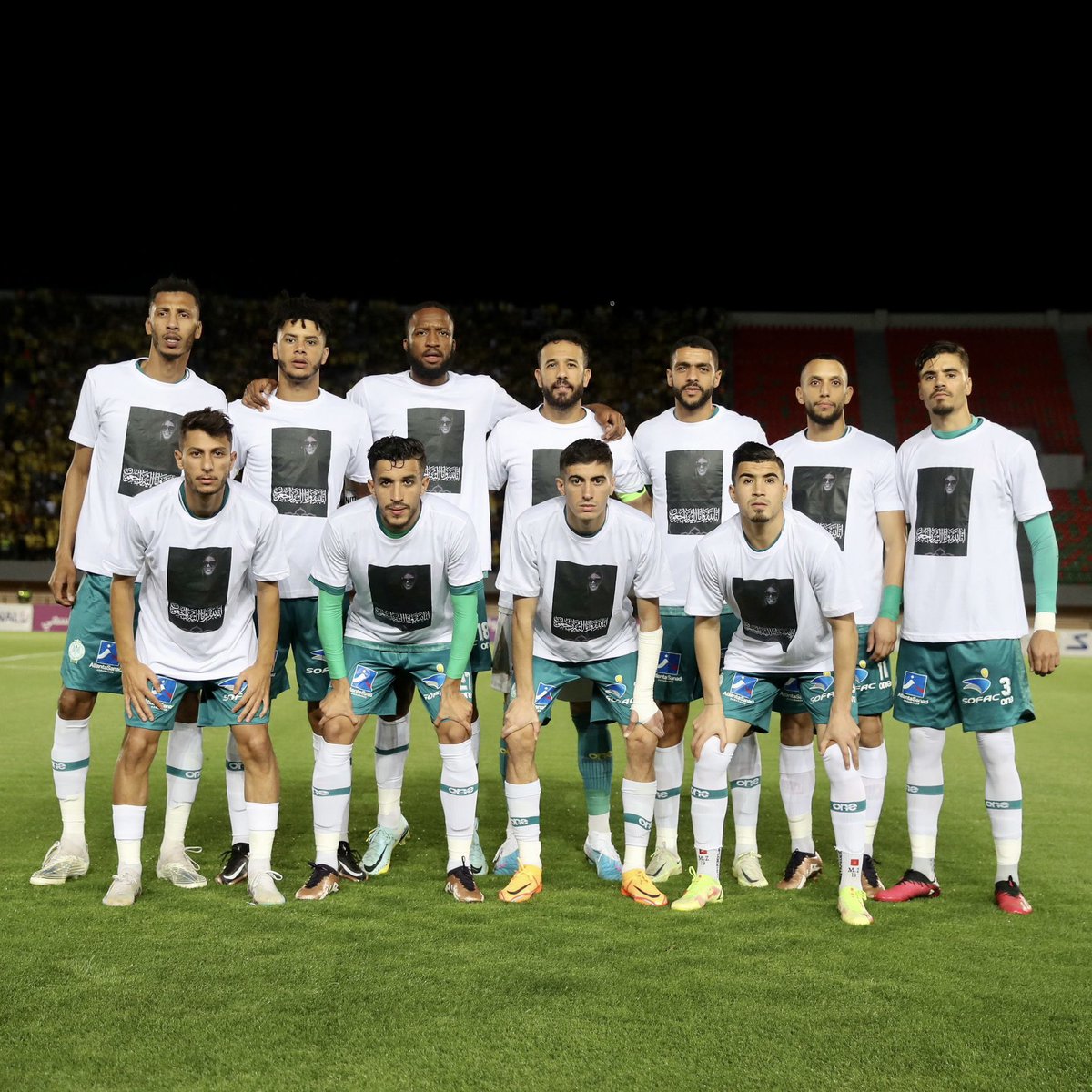 RCAofficiel's tweet photo. نجدد الدعاء بالرحمة والمغفرة لفقيدتنا جميعا، المشجعة الرجاوية نورة، ونبدأ مباراتنا باستحضار ذكراها وقراءة الفاتحة على روحها الطاهرة🤲🏻⚫⚫ https://t.co/fo7c697IdU