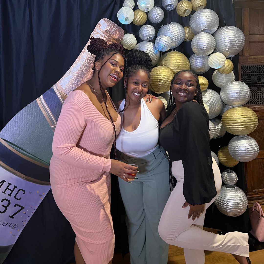 Mount Holyoke Alums tweet media
