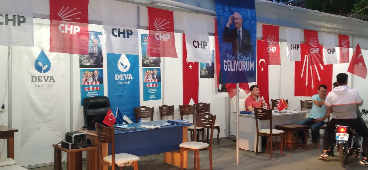 ArmaganTenik's tweet photo. Bayındır çiçek festivali stant çalışmaları itifak ortağımız CHP  DEVA  beraber çalışmalara devam.. https://t.co/X9yyfX5XyA