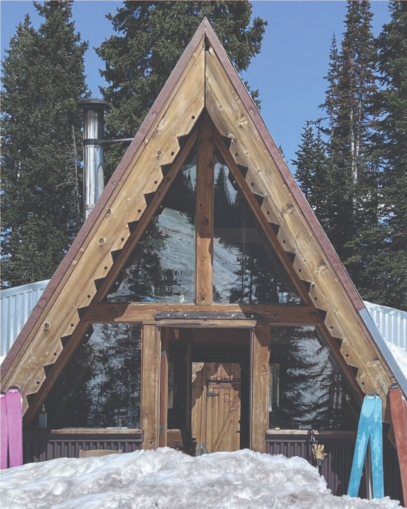 FlavinArchitect's tweet image. Our intrepid founding principal Colin Flavin recently trekked to the Tagert Hut, perched more than 11,000 feet high in the Colorado Rockies. The sturdy A-frame has been a high-altitude respite for hikers and skiiers since the 1960s. 

The efficient hut i… instagr.am/p/Cry4A5XvYJk/