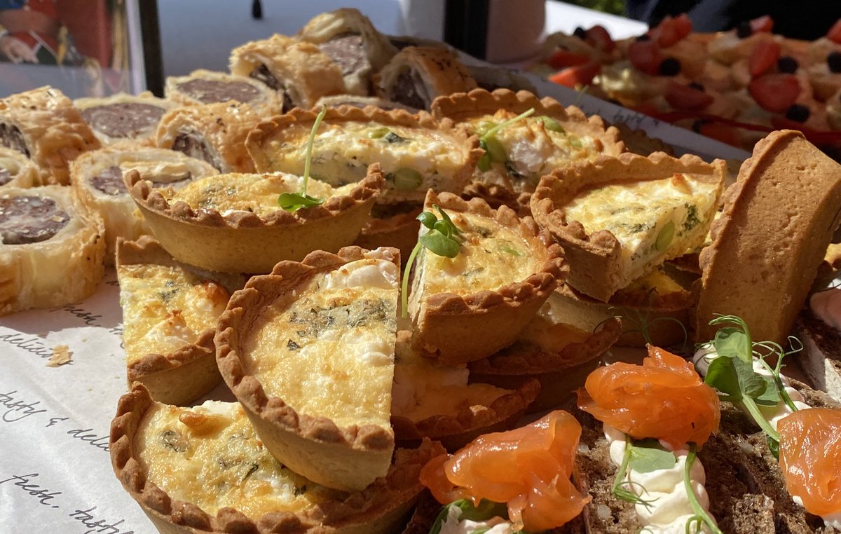 SFSOxford's tweet photo. It wouldn’t be cricket without a fantastic Match Tea - and this one was fit for a king! Thanks to our catering team for yet another winner! #matchtea #cricket #coronation https://t.co/ebDxkShi2A