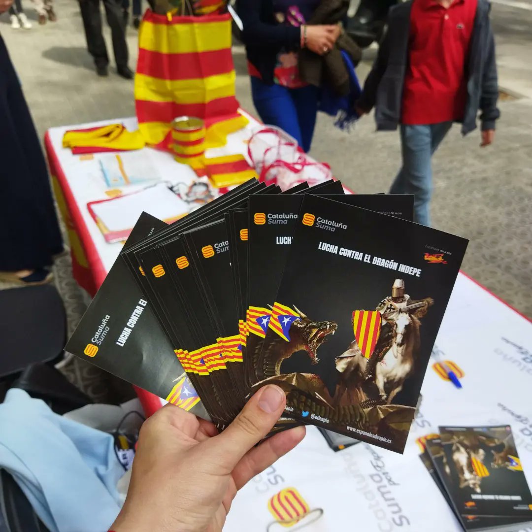 El pasado 23 de abril, Españoles de a pie estuvo presente en #SantJordi2023 porque creemos que otra Cataluña es posible. Muchas gracias a todos los que os acercasteis 🌹