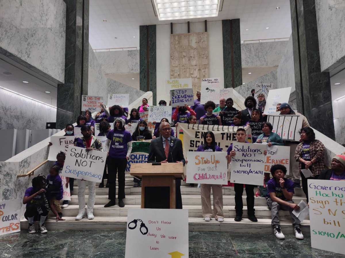 SenatorRJackson's tweet photo. I joined advocates, parents, &amp; students to rally for "School Solutions Not Suspensions" before a hearing on school discipline policies. 

Current suspension policies harm many students. My bill aims to end this by prioritizing restorative approaches. 

Let's get it done! https://t.co/8EtSg0ZhXT