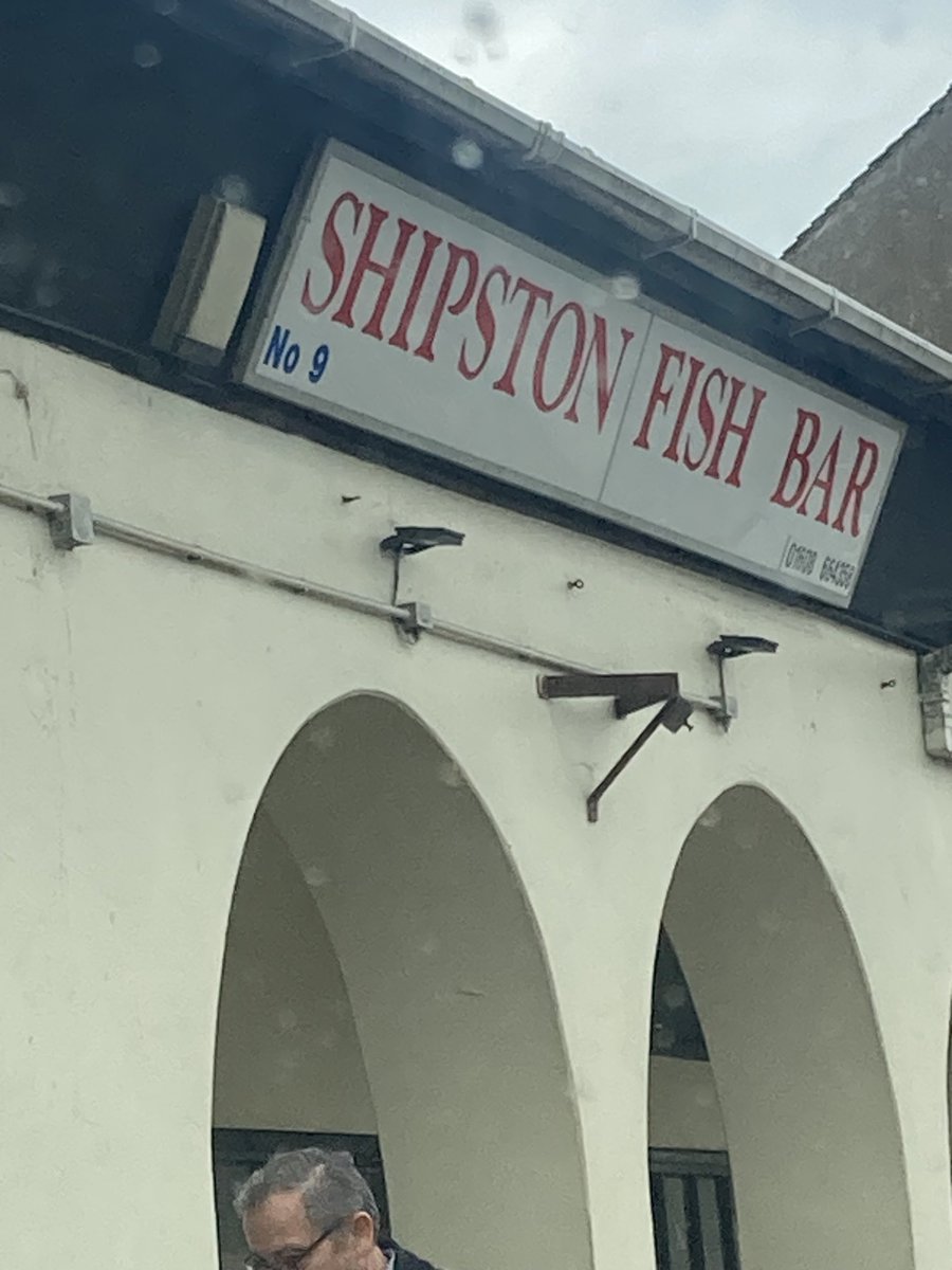 ⁦@ReeceShearsmith⁩  oh .. after nearly 30 years …it took roadworks and a temporary traffic light to notice this .. out of the fire ….