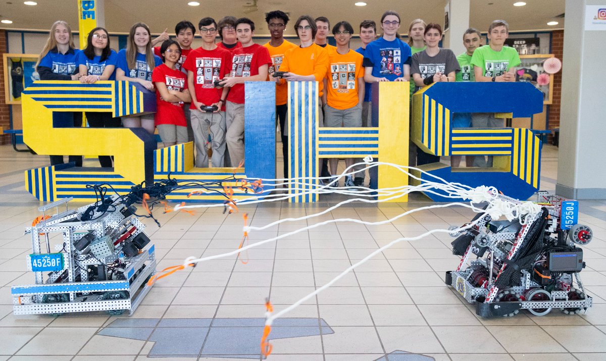 Just like football and soccer, the London District Catholic school board has formed a board-wide robotics league and is already seeing impressive results. @HeatheratLFP has more: tinyurl.com/mwc2xfpy