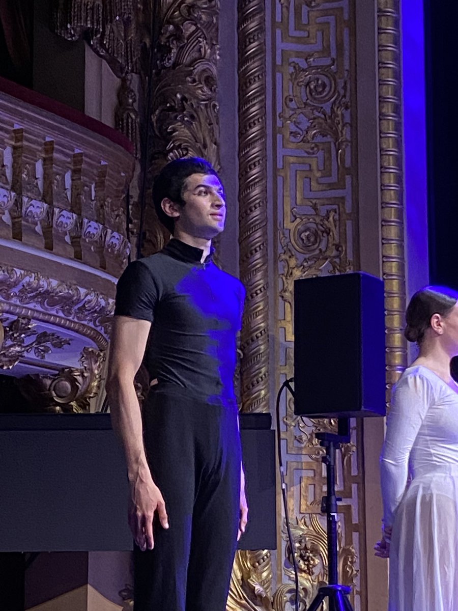 VBANTONELLI's tweet photo. Magnifique personne au cœur ♥️ pur et danseur touché par la grâce qui a fait de sa particularité un atout : Sami ! #iletaitunefoislautisme Ballet Leila Da Rocha @LeiladaRocha #Sesameautisme @SesameAutisme merci et bravo à tous !!! @MinistereCC #AutismAcceptance #autisme #operacomique