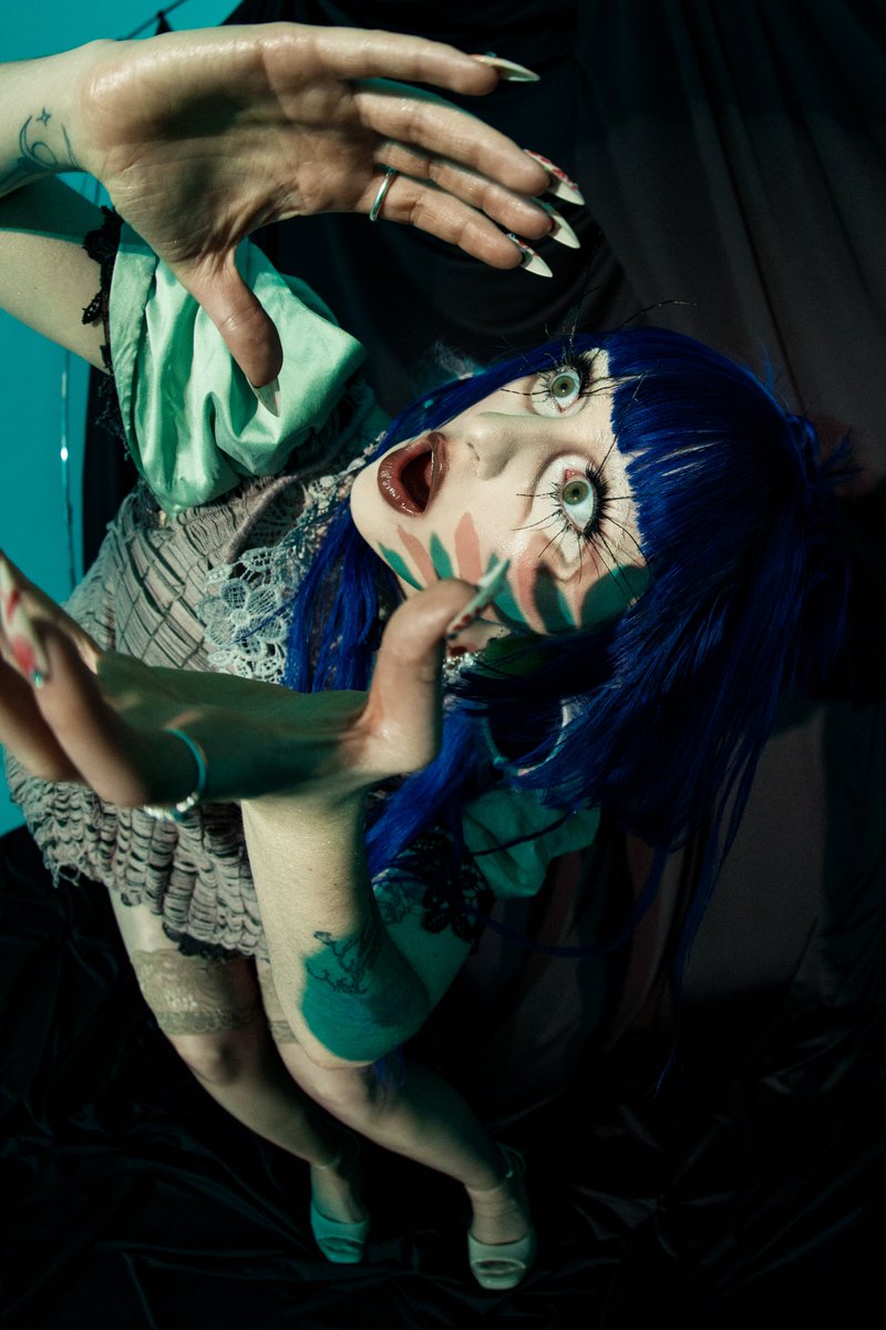 DownToBeArtsy's tweet photo. @ashnikko , the Blue-Haired Alt-Pop Cultural Disrupter Lures us in to her Dystopian Fantasies
https://t.co/wiJGeQ11Pa

CREDITS
Photographer – @bonnienichoalds
Assistant – @ananzalavialle
Styling –@kaijfashion
Features Editor – Shirley Reynozo
Galore Art Direction –  @editsbyperry https://t.co/WeOx5o7v21