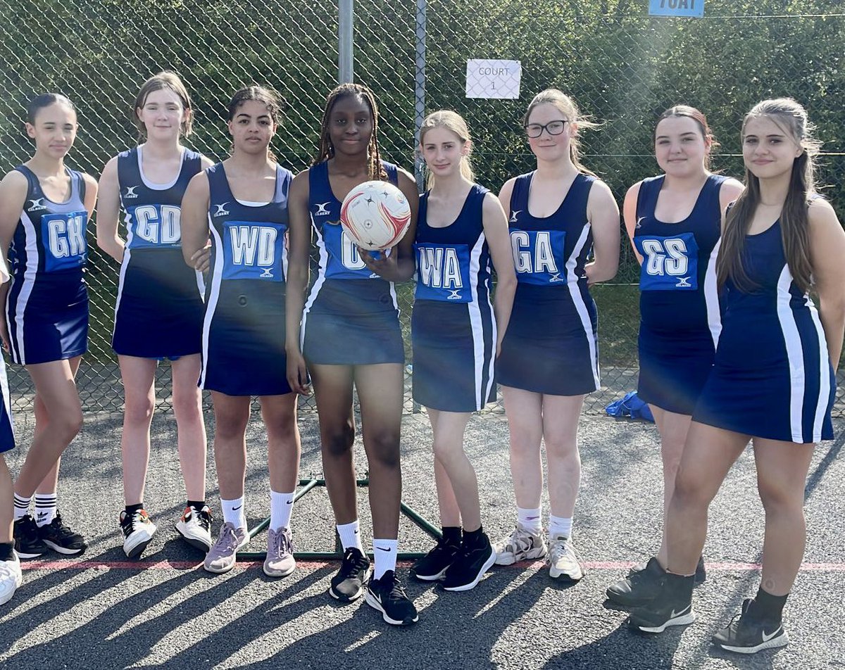 SHLA_PE's tweet photo. This evening our Year 8 A Team showcased our new Away football kit.

Whilst our U13 Netball squad launched our new Navy / Royal @GilbertNetball dresses! All students looking extremely professional as always. 👏🏼

A huge thank you to our kit suppliers @LissSport | #SHLASport ⚽️🏐 https://t.co/xG3obygXY0
