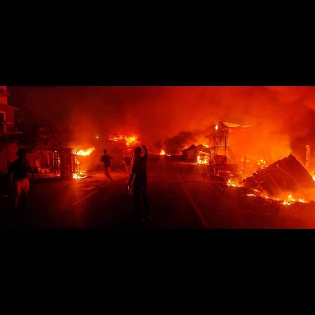 मणिपुर में हिंसा, पुलिस ने आंसू गैस के गोले दागे, सेना ने संभाला मोर्चा- Violence in Manipur, police fired tear gas shells, army took charge